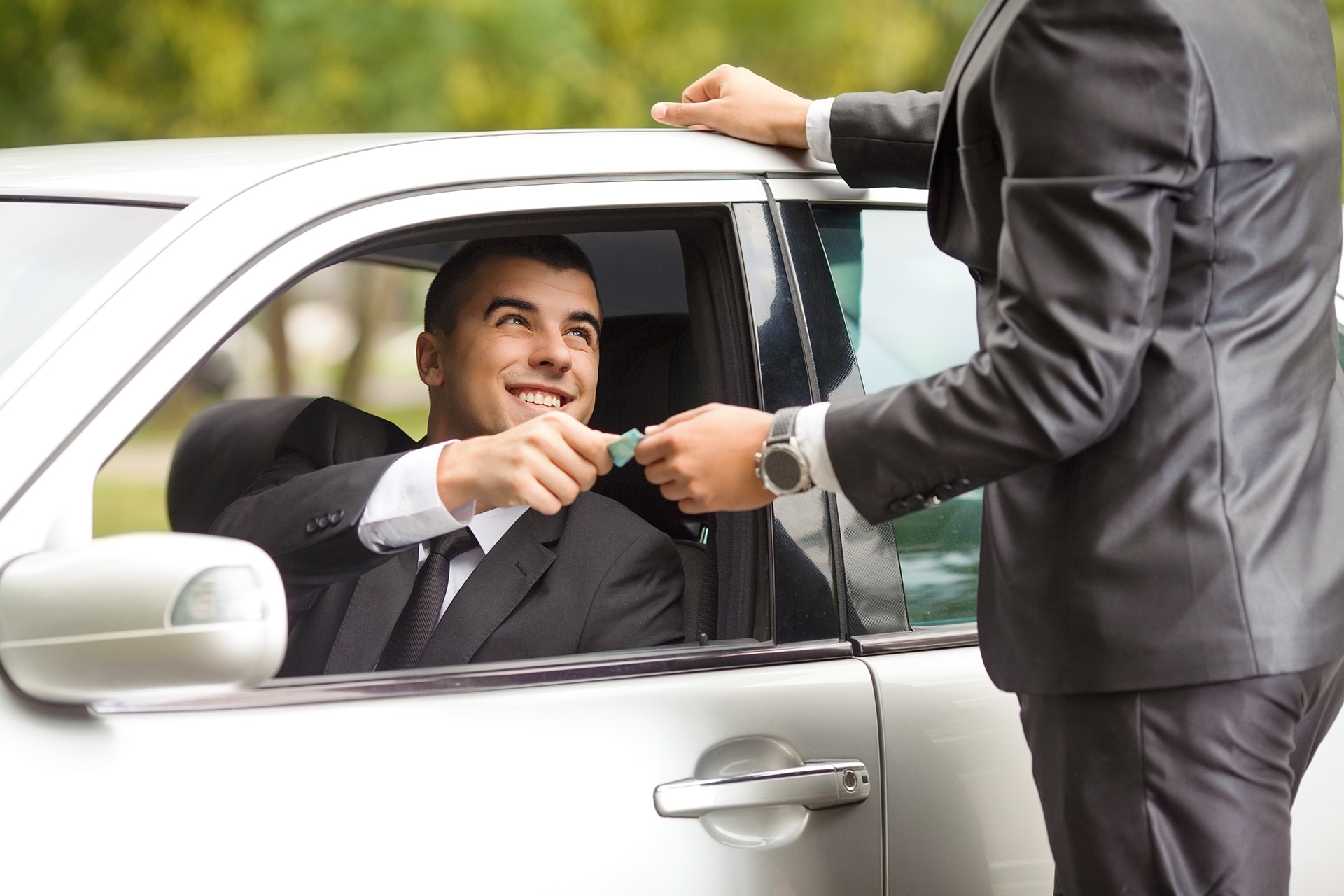How Much to Tip a Limo Driver