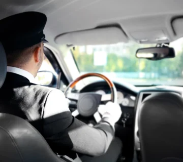 how to avoid travel scams | Luxury Transportation Seattle | Premium Transportation in Seattle