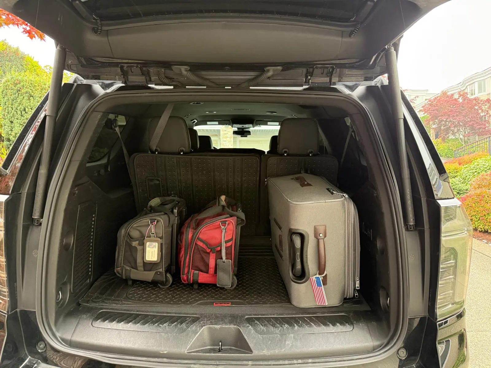 How many bags fit in an SUV with First Class SUV luggage capacity