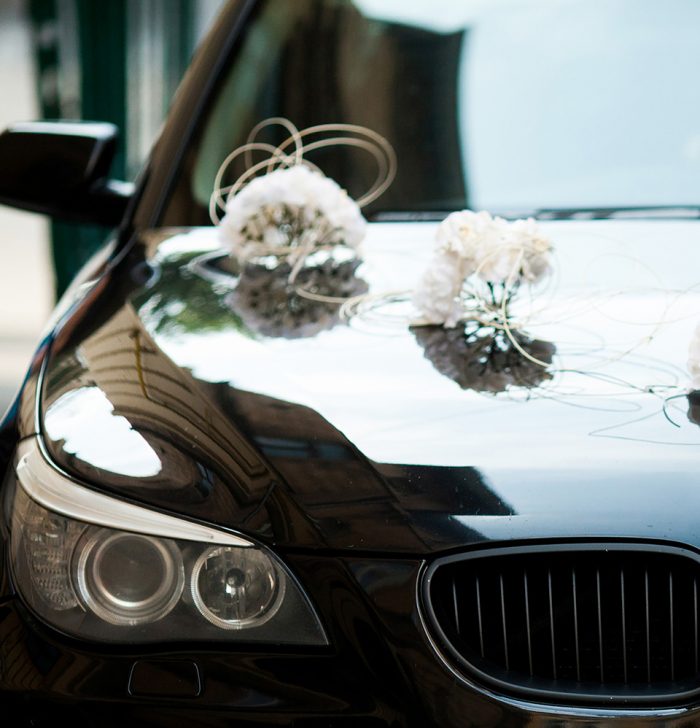 limo-wedding-flowers